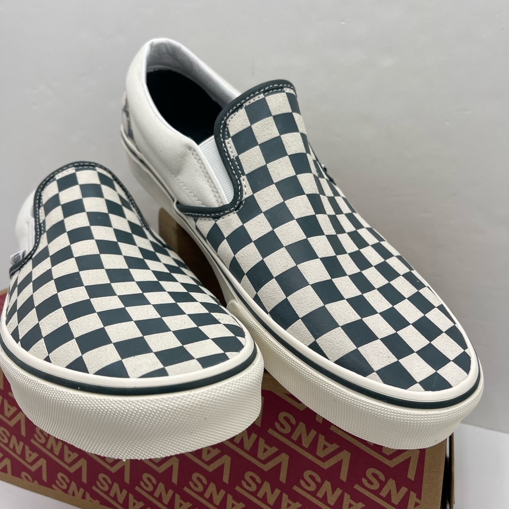 Vans Men's Classic Slip-On
Checkerboard Green/True White
VN000BVZBGN Sneakers - Picture 5 of 16